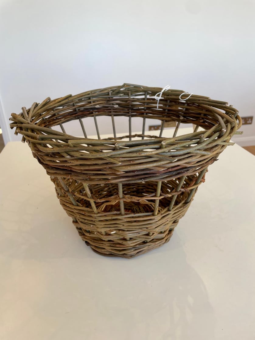 Waste paper basket with fitching in willow